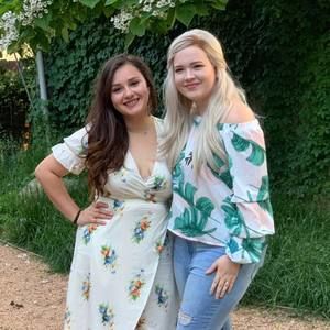 Meet your Posher, Elizabeth